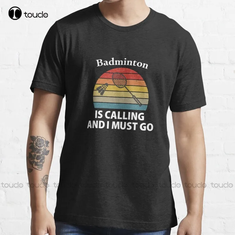 Badminton News - ใหม่แบดมินตันกําลังโทร - Vintage Sunset วงกลมสไตล์ Tee