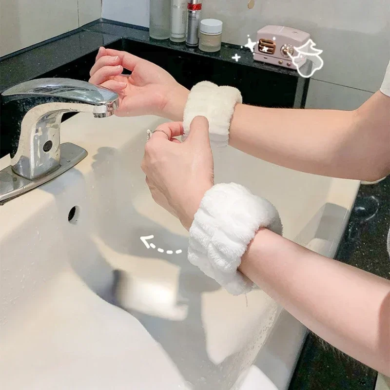 Wristband Pair Sweat - 2 ชิ้นคู่ล้างหน้าและสายรัดข้อมือดูดซับกีฬาทางน้ําเหงื่อเช็ดสร้อยข้อมือที่คาดผมความชื้นหลักฐานแขนข้อมือยาม